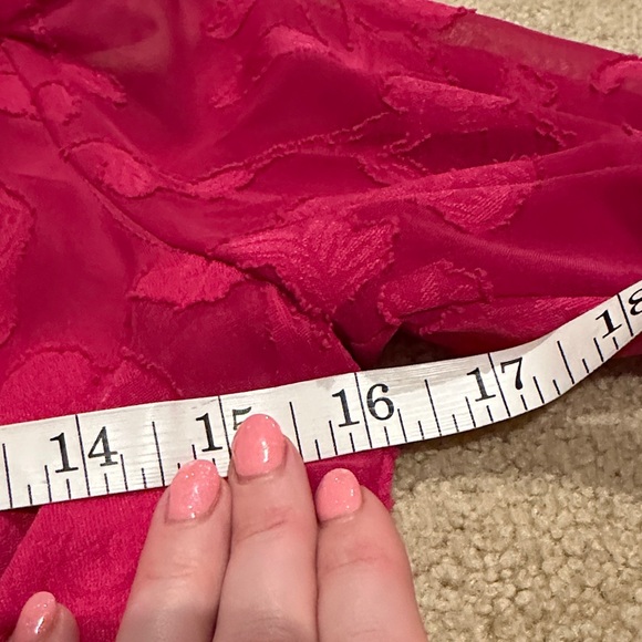 Evereve Fuchsia V-Neck Long-Sleeve Ruffle Dress - Picture 6 of 7